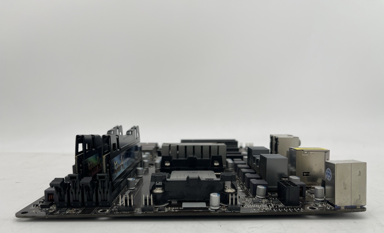 ASRock 970 Extreme3 Motherboard w/ AMD FX 3.5GHz CPU 16GB (2X8GB) DDR3 RAM & IO
