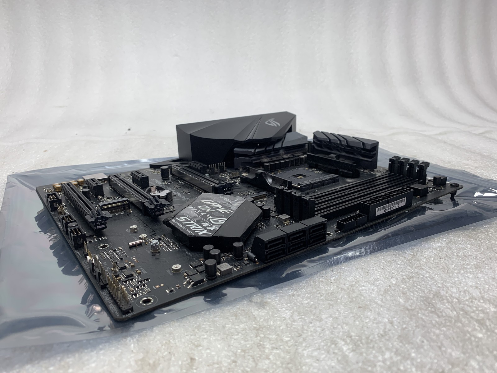 ASUS ROG STRIX B450-F Gaming ATX Motherboard NO CPU/RAM/GPU great condition