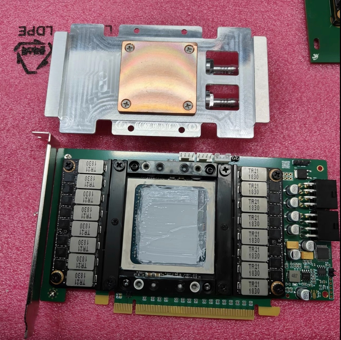 NVIDIA Tesla V100 16GB SXM2 GPU + PCIe Adapter + Water Block Cooling Kit