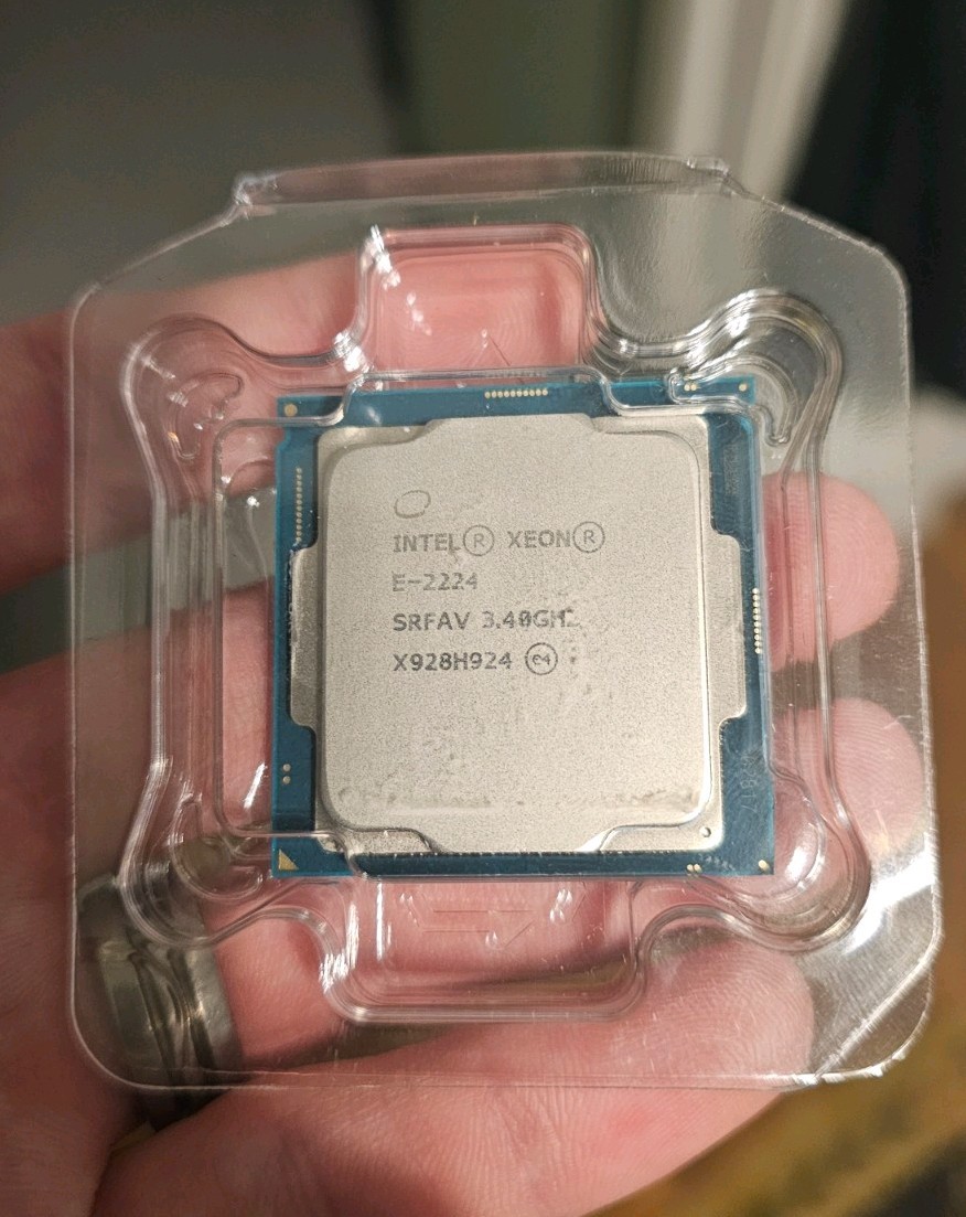 Intel Xeon E-2224 SRFAV 3.4GHz Processor CPU