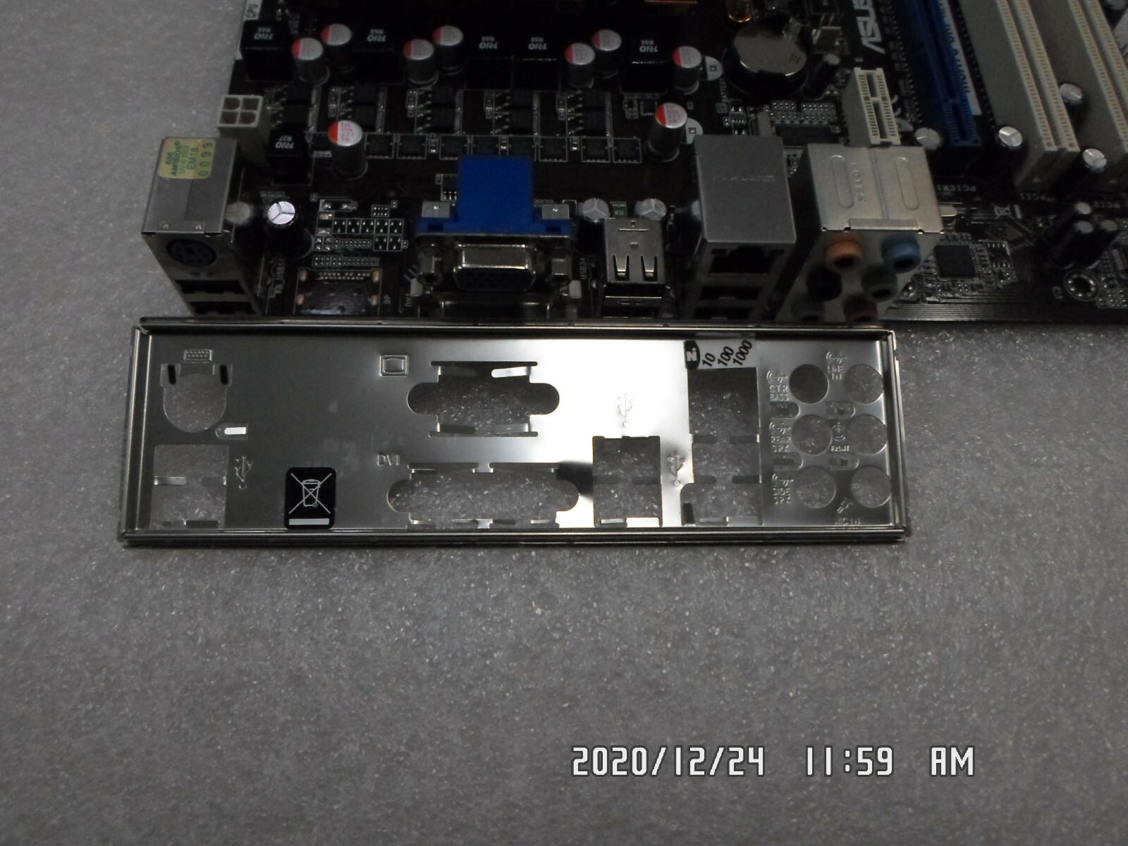 ASUS M3A76-CM MB W/ AMD ATHLON II X2 240 2.8 CPU & 1GB MEM TESTED