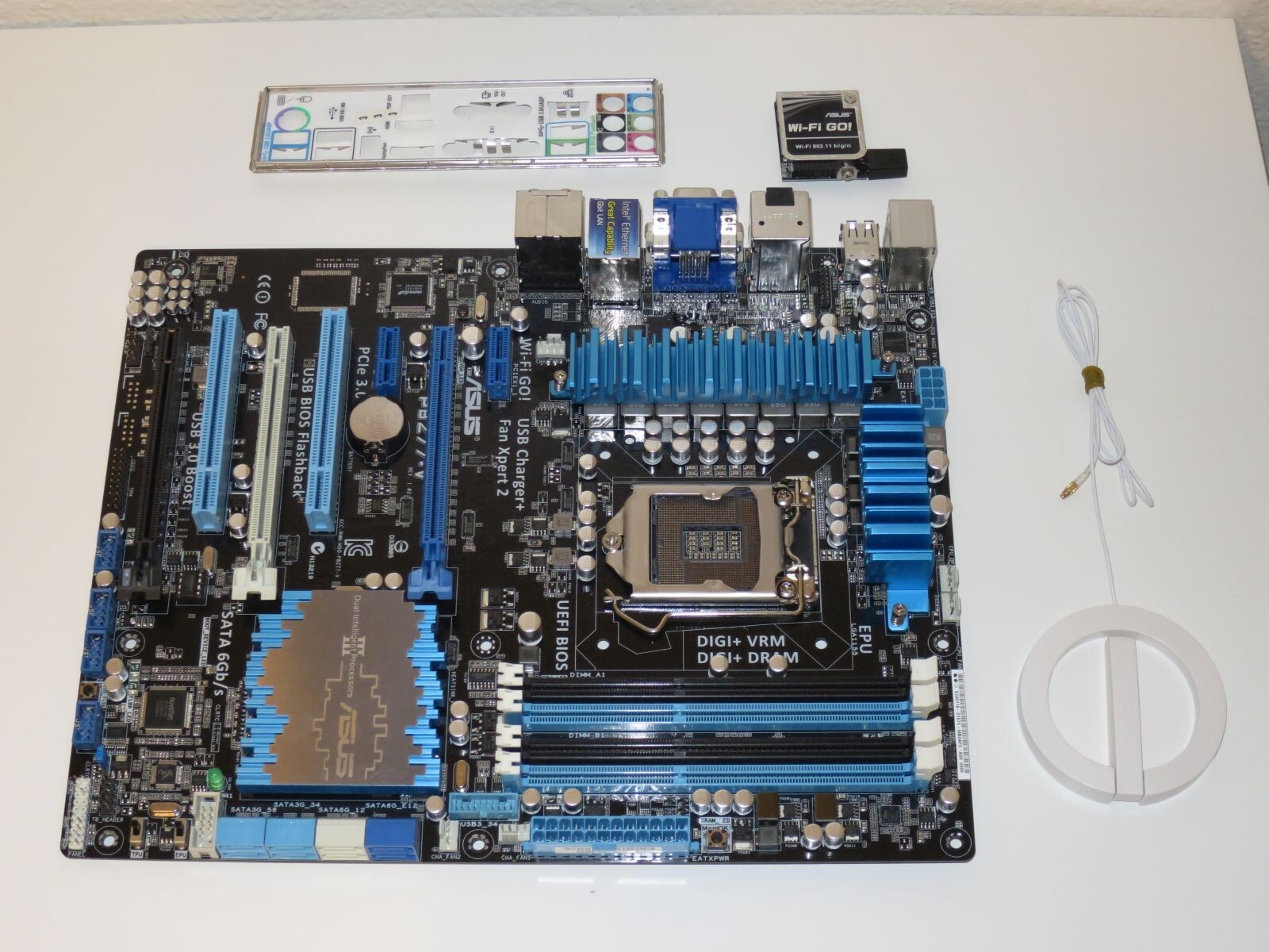 ASUS P8Z77-V LGA 1155 Intel Z77 HDMI SATA 6Gb/s USB 3.0 ATX Intel Motherboard