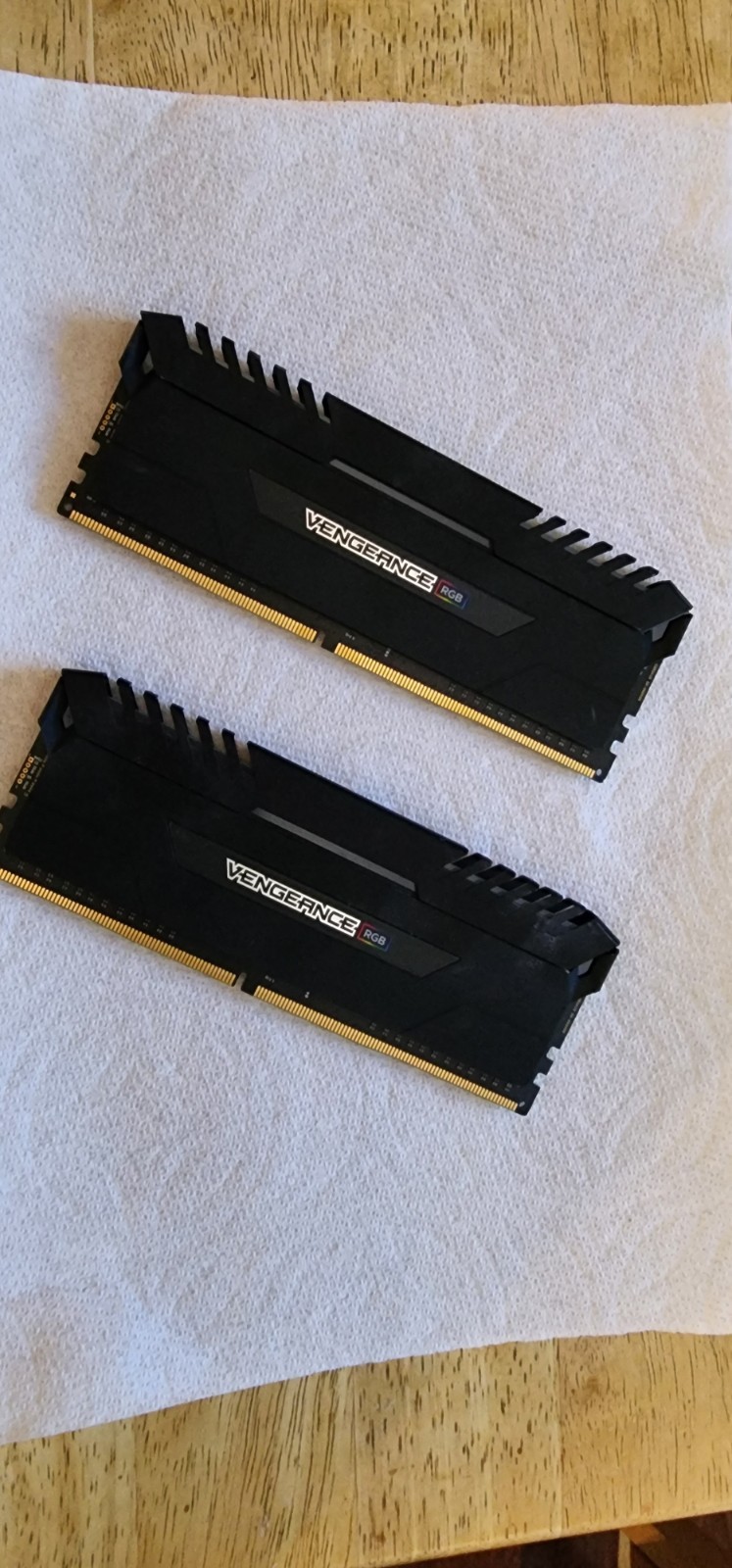 Corsair Vengeance RGB 16GB (2x8GB) RAM DDR4 3200MHz CMR16GX4M2C3200C16
