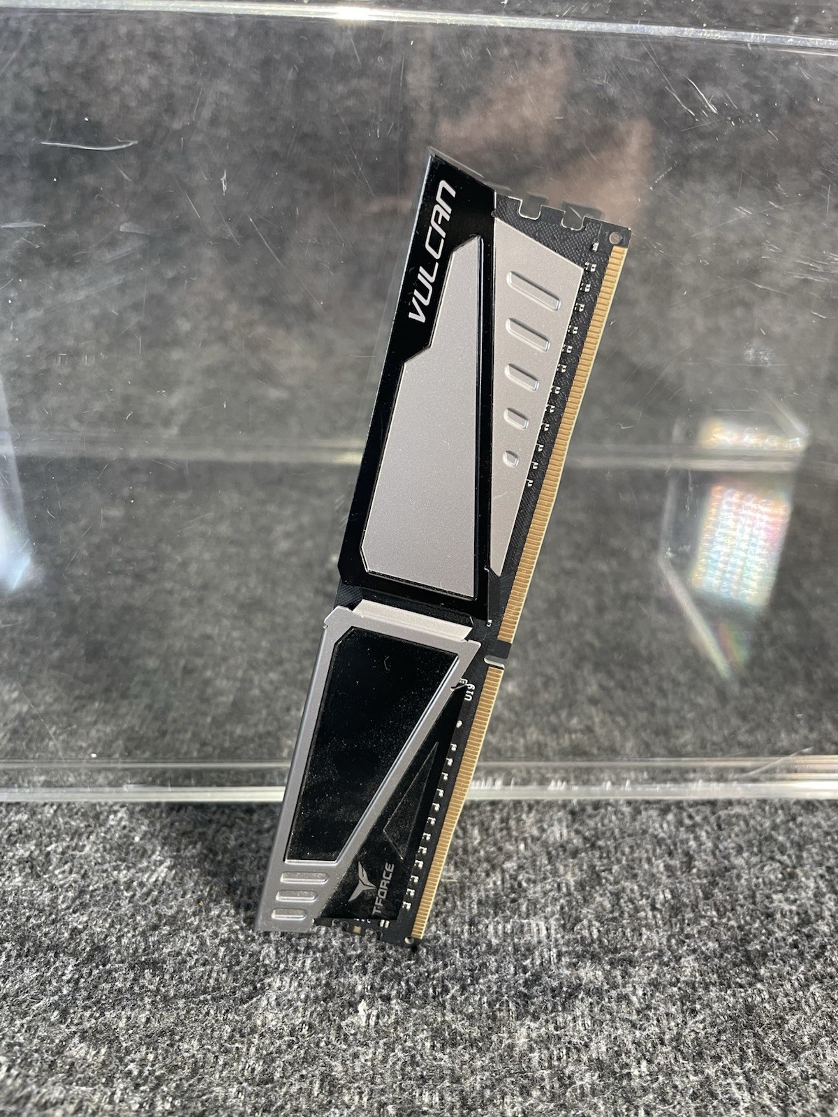 Team T-Force Vulcan 8GB 288-Pin SDRAM DDR4 3200 (PC4 19200) TLGD48G3200HC16CBK