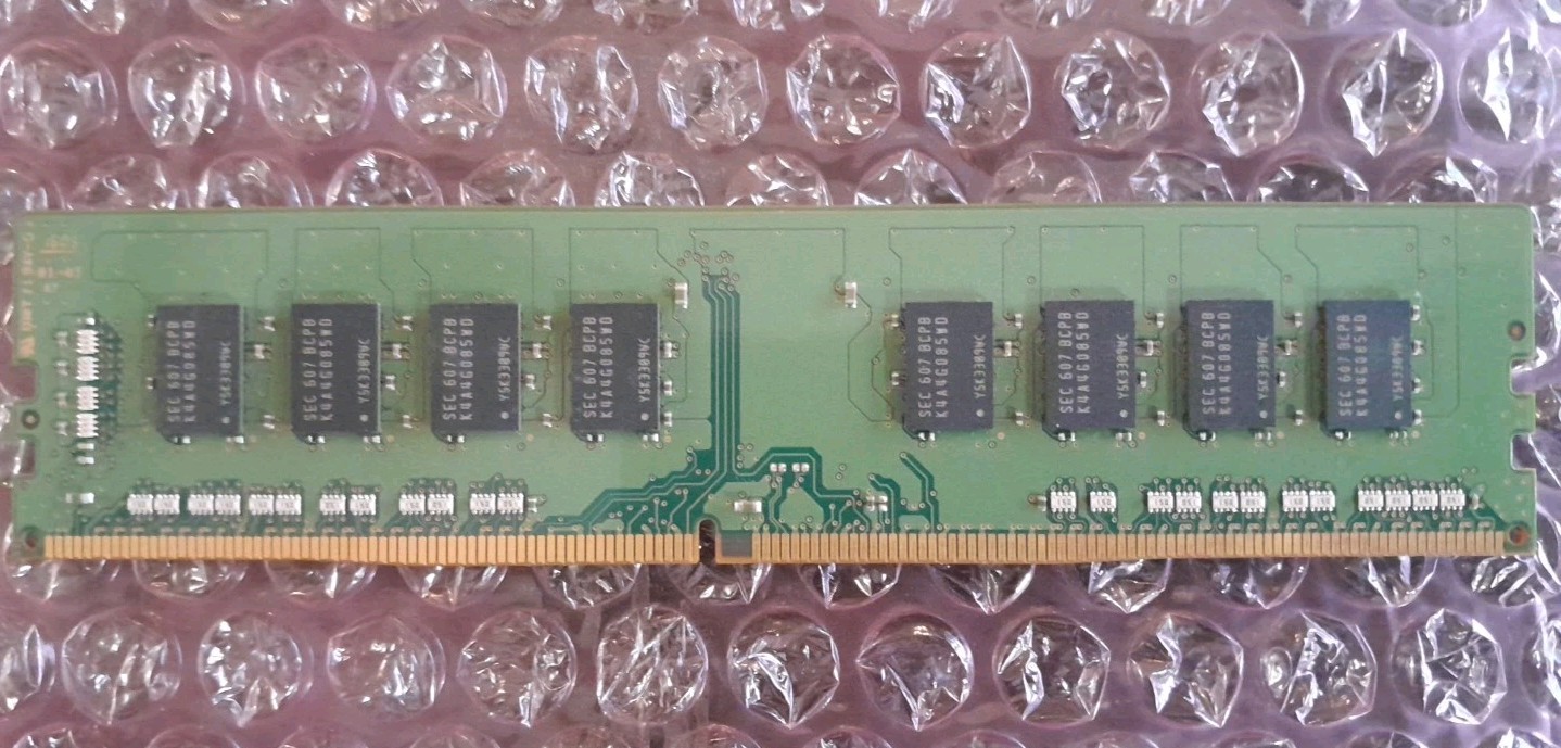 SAMSUNG 8GB 2Rx8 PC4-2133P-UBO-10 M378A1G43DB0-CPB