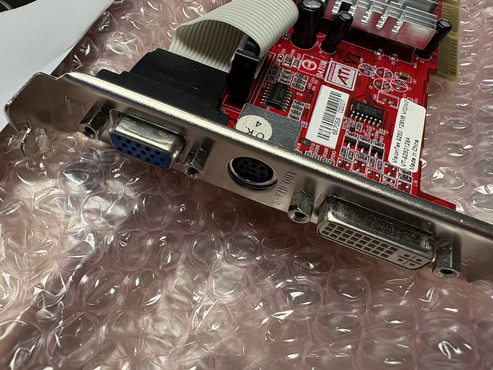NEW ATI Radeon 9250 AGP 128MB VGA S Video OUT Graphics Card Windows 98SE ME 2000