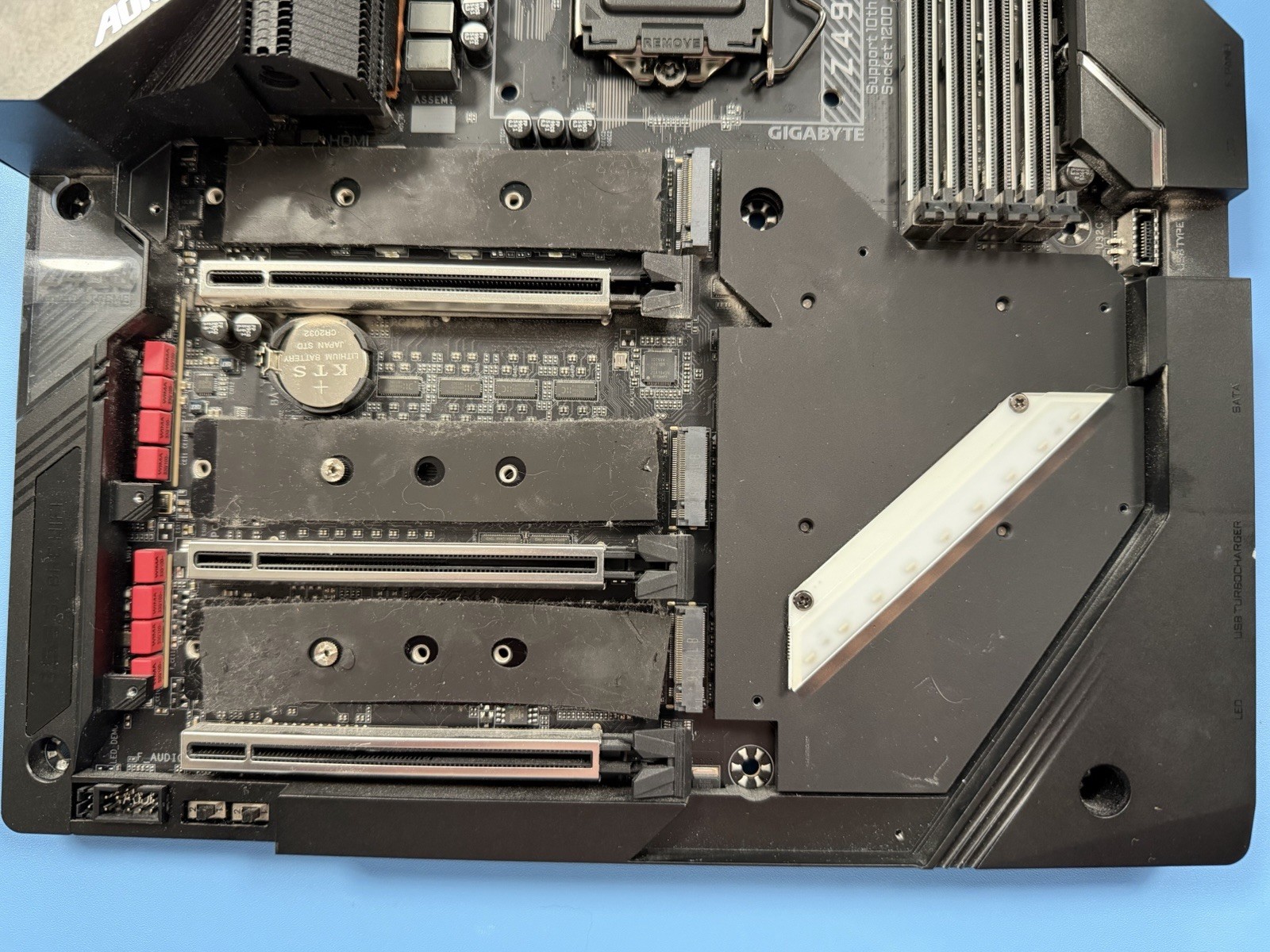 GIGABYTE Z490 AORUS XTREME motherboard LGA1200 USED