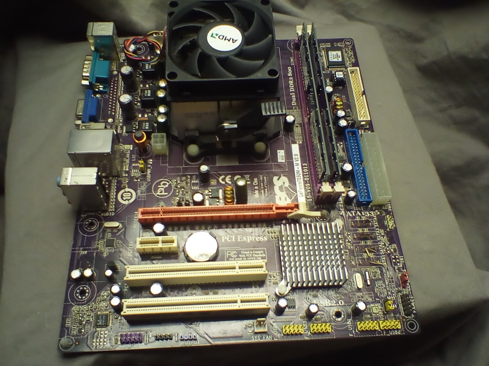EliteGroup Computer Systems GeForce7050M-M, Socket AM2+, AMD…