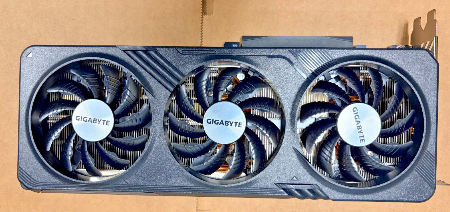 GIGABYTE Radeon RX 7600 XT GAMING 16GB GDDR6 Graphics Card