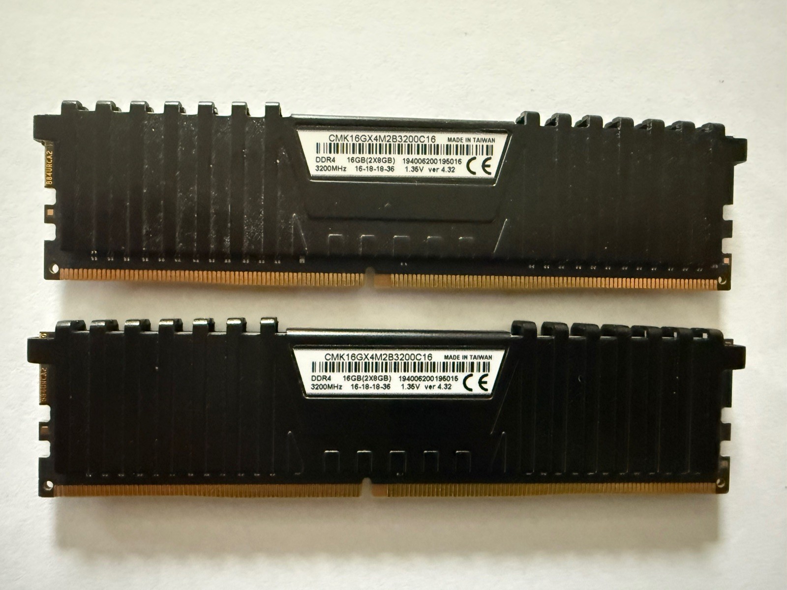 CORSAIR VENGEANCE LPX 16GB (2x8GB) PC4-25600 (DDR4-3200) (CMK16GX4M2B3200C16)