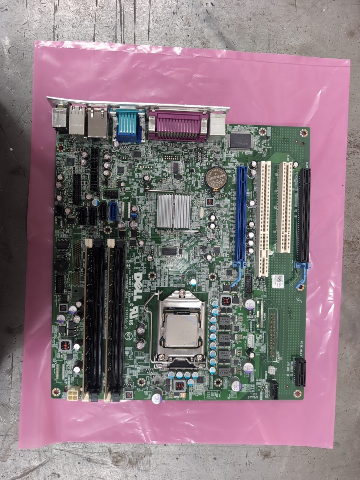 Dell Optiplex 980 MT DT MB 0D441T D441T Socket LGA 1156 W/ 8 GB Ram, i5-660 CPU