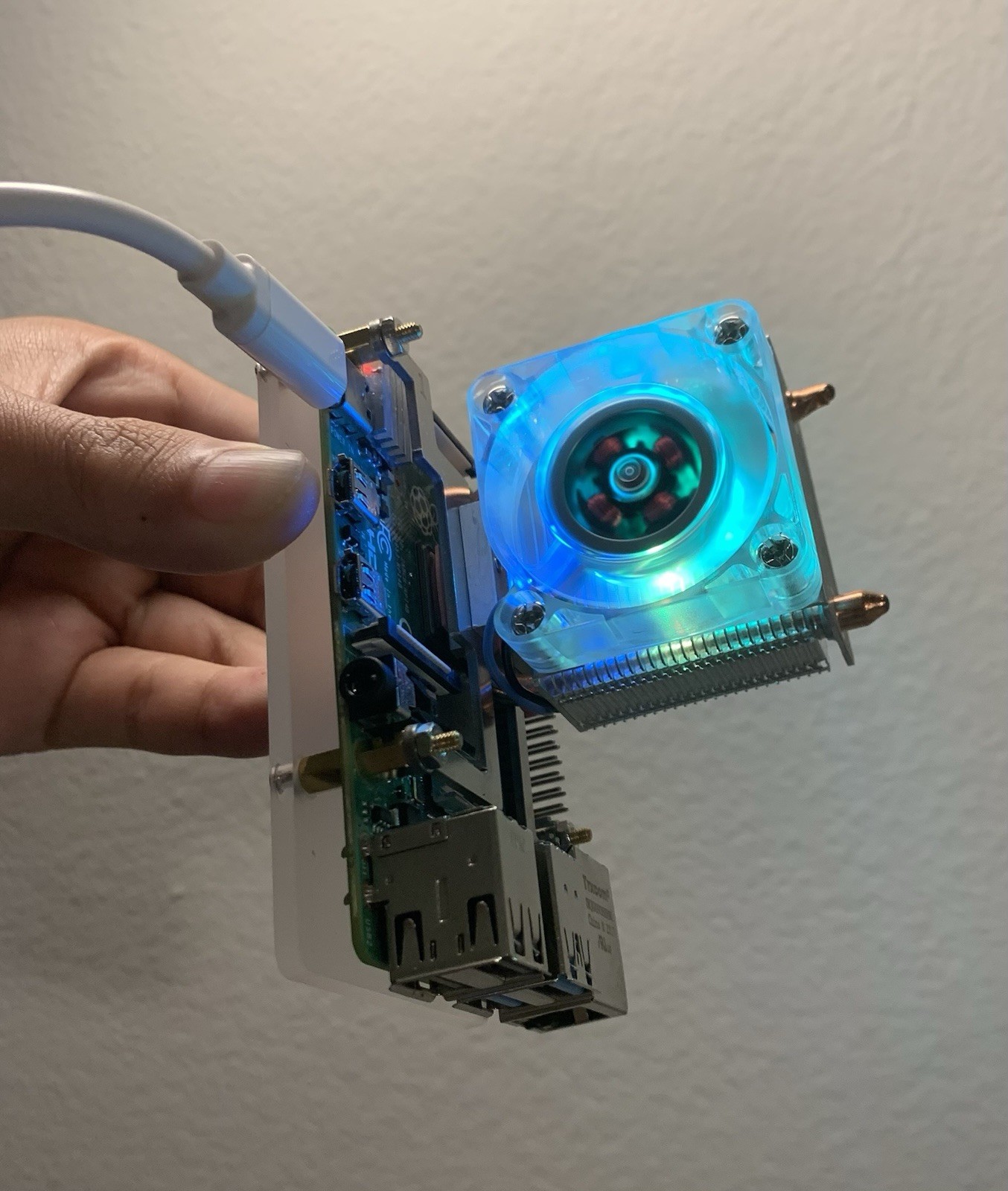 Raspberry Pi 4 model B with RGB CPU Fan and Heatsink, USB Powered, Multicolor