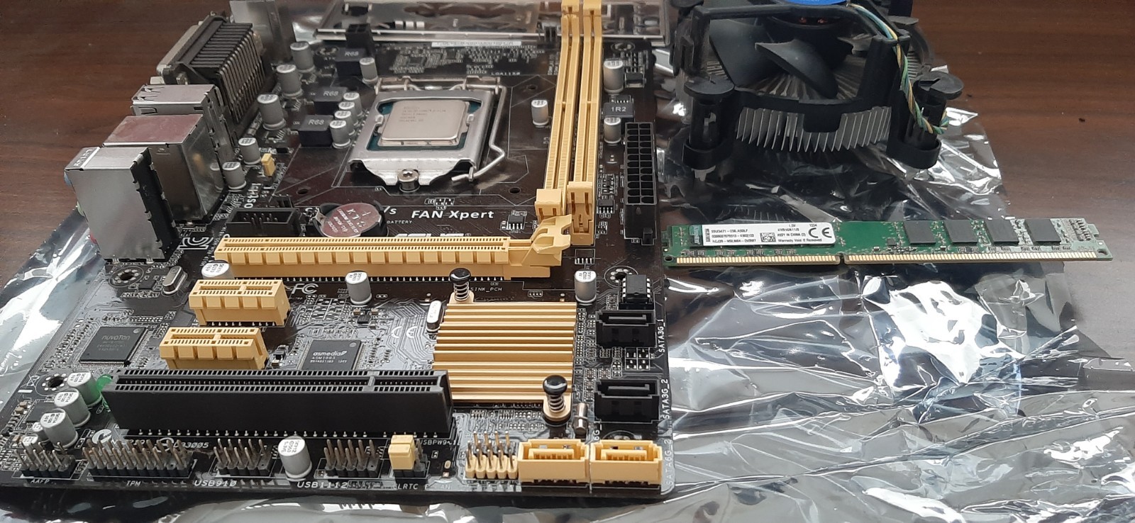 ASUS H81M-C LGA 1150/Socket H3, Intel Motherboard w/ CPU & RAM