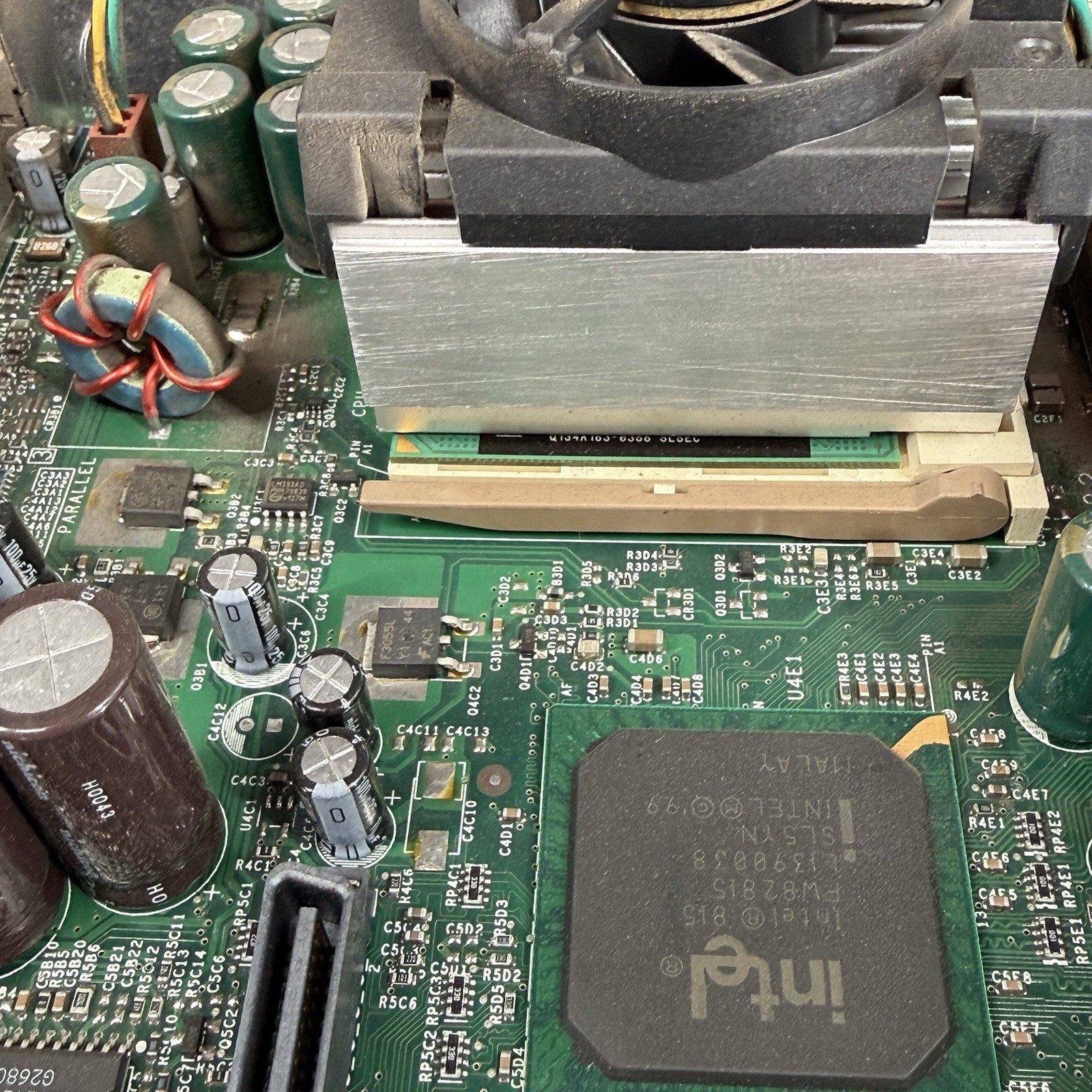 Intel D815EPFV / D815EPFV CPU & 128 MB RAM + Bonus