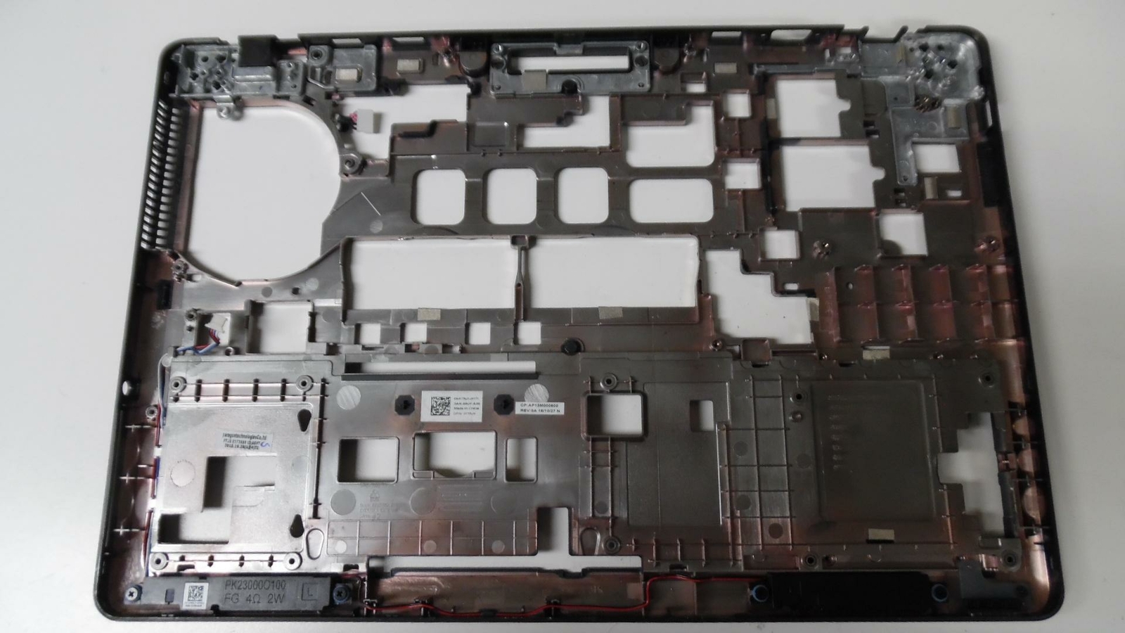 Genuine Dell Latitude E5550 Middle Chassis w/Speakers – 01TRJX