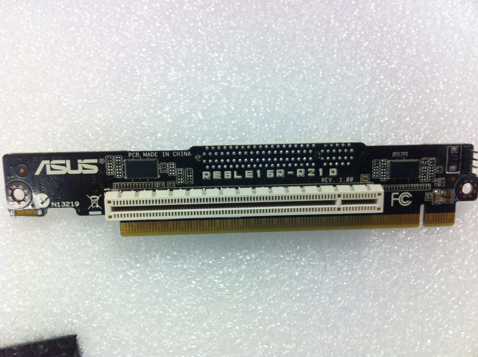 ASUS PCIE Expansion Capability with flexible IO upgrade kit, RE8LE16R-R21D
