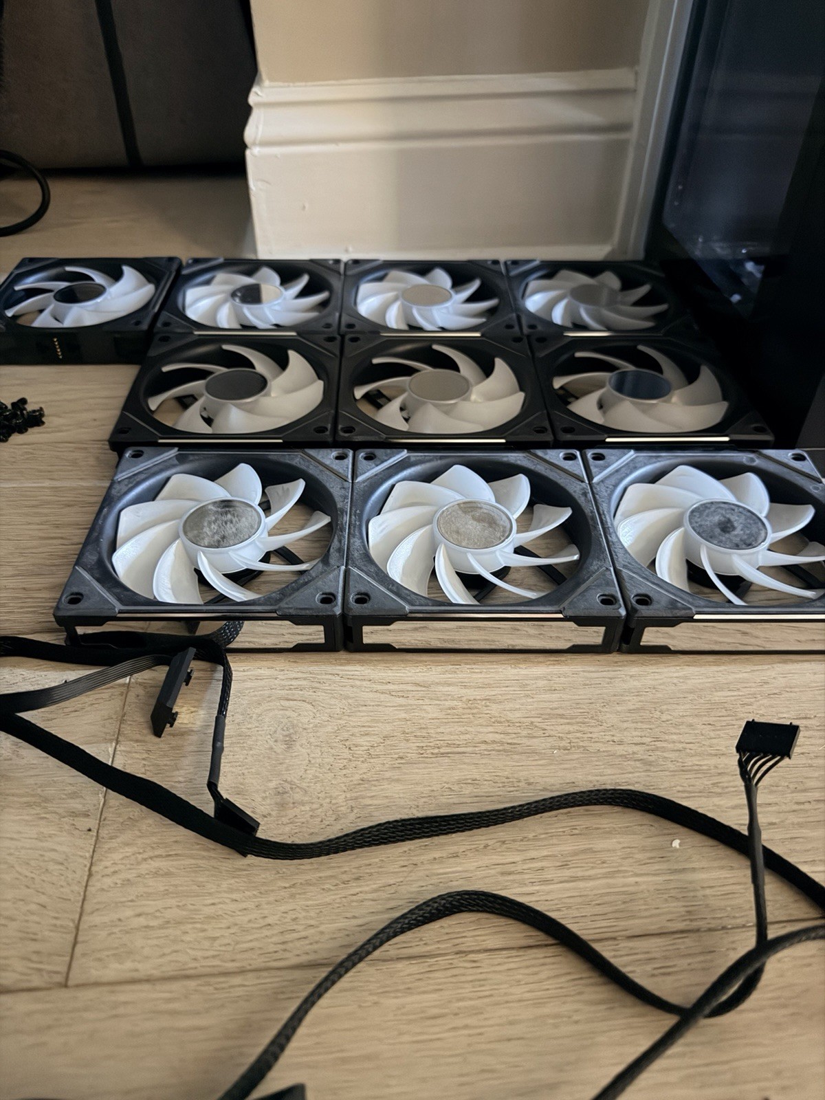 Lian li 120mm infinity fans x10 (4 Reverse/Exhaust Fans, 6 Intake Fans)