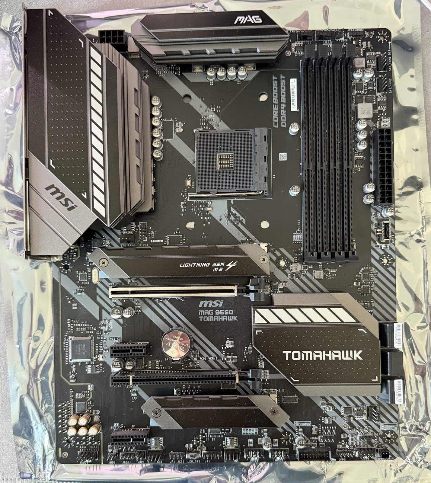 MSI MAG B550 TOMAHAWK ATX AM4 DDR4 Gaming Motherboard w/ M.2 HDMI
