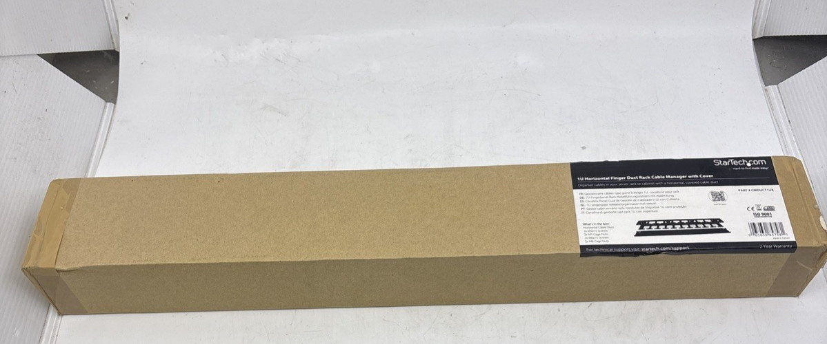 StarTech.com 1U Horizontal Finger Duct Rack Cable Management Panel with Cover