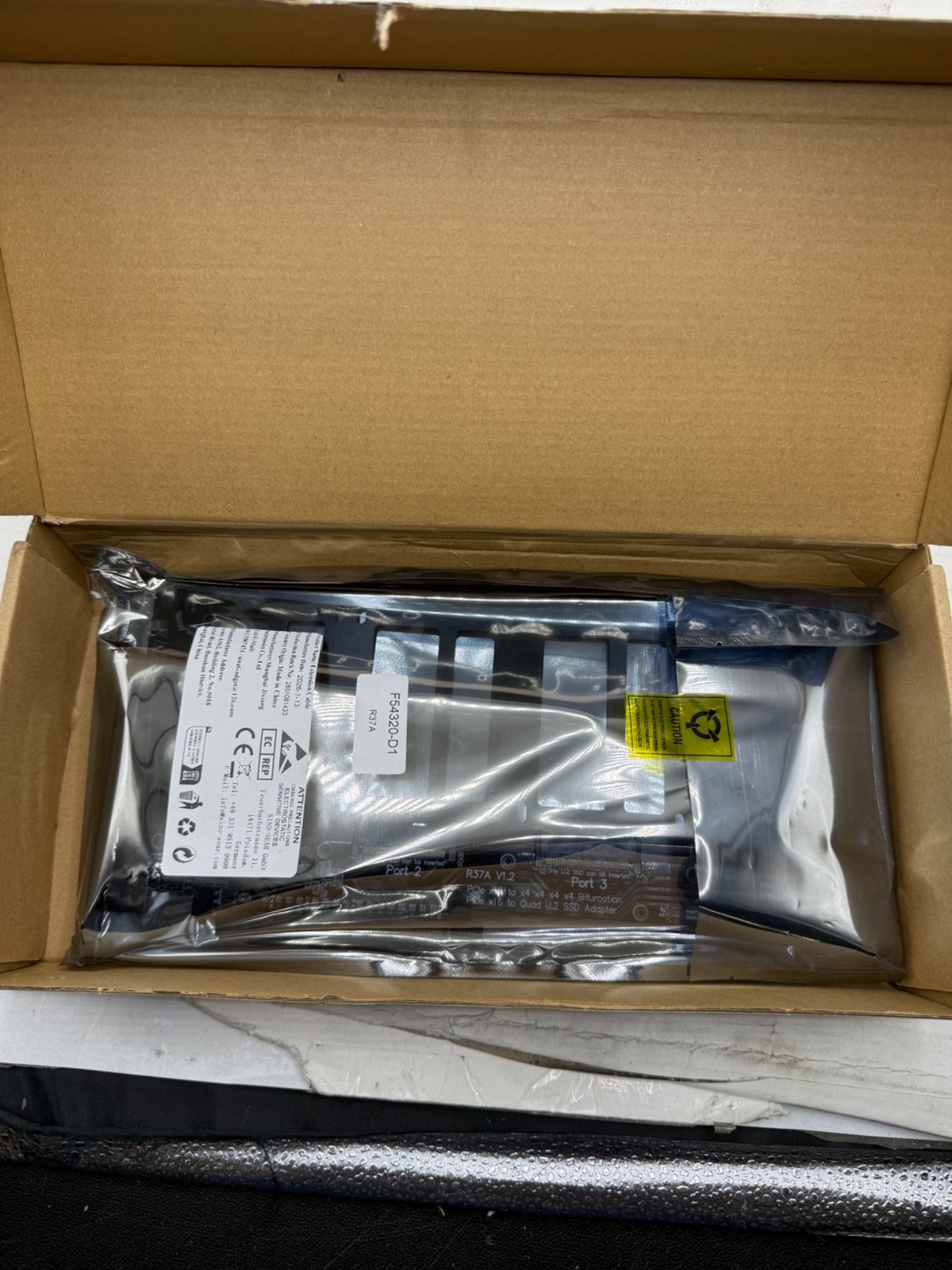 JMT ADT-R37 PCIe5.0x16 to 4-Port U.2/EDSFF Hard Disk Split Card 4x128Gbps 1 to
