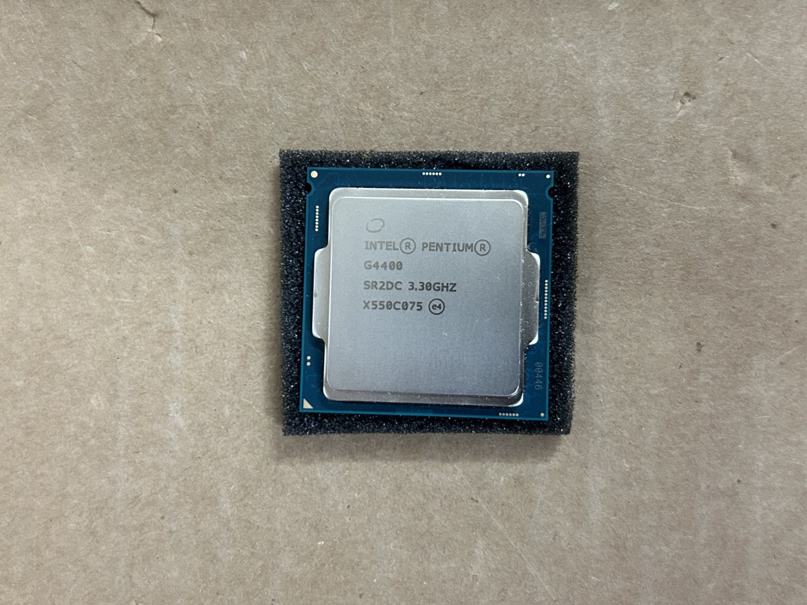 Intel Pentium G4400 3.3 GHz 8GT/s LGA 1151 Desktop CPU Processor SR2DC