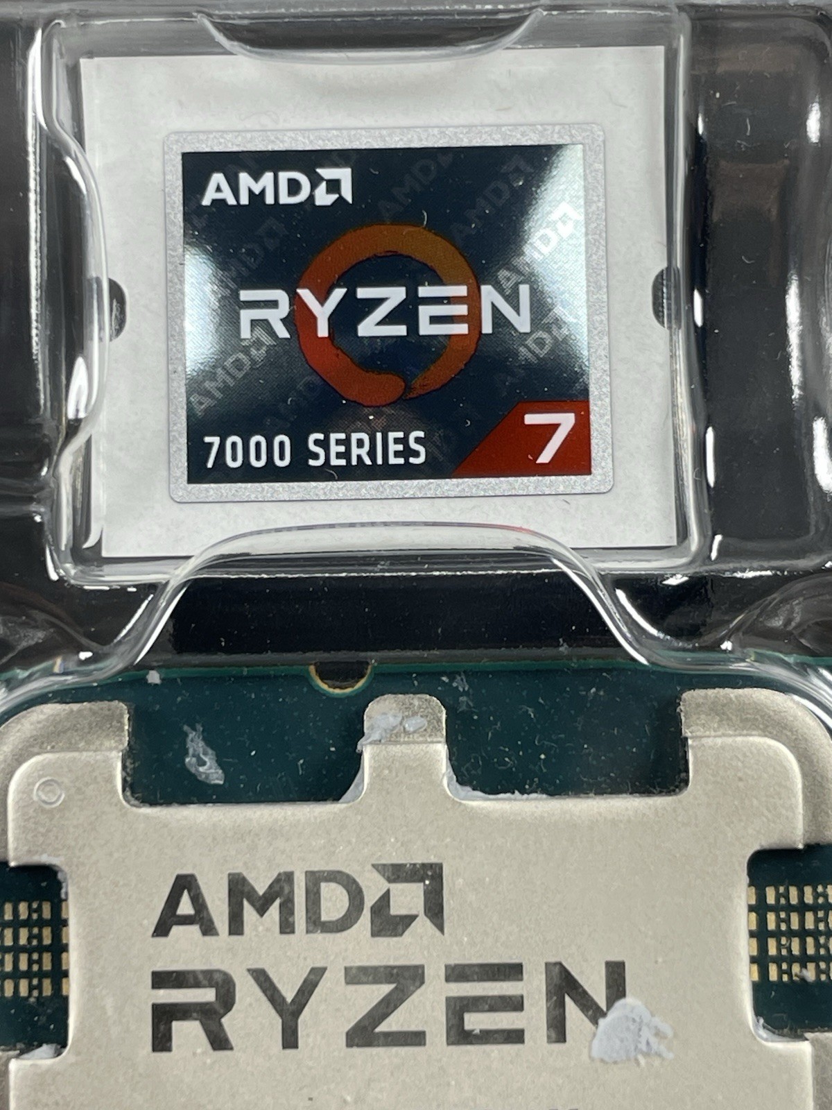 AMD Ryzen 7 7700X 8-Core 16-Thread 5.4 GHz Max Boost 40 MB Cache 100-000000591