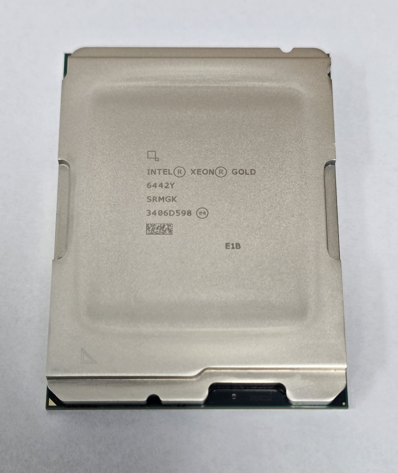 Intel Xeon Gold 6442Y SRMGK 2.6GHz 24Core 48Treads 225W Server CPU Processor