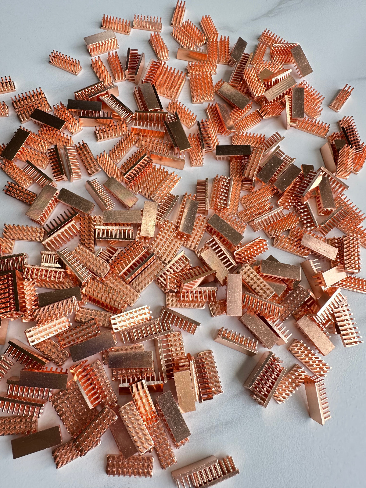 22x8x8mm Copper Pin Fins Heatsink With or Without Tape For DIP IC Electronics