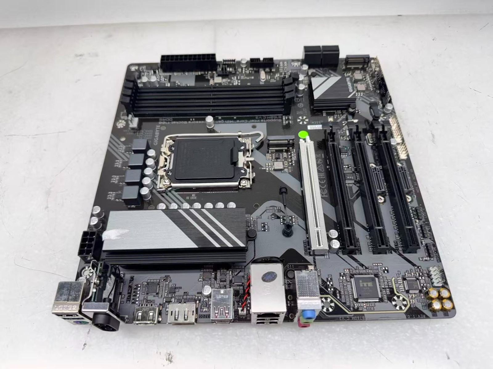 GIGABYTE B760M C V3 Motherboard DDR5 Intel Socket 1700 14th/ 13th/ 12th *READ*