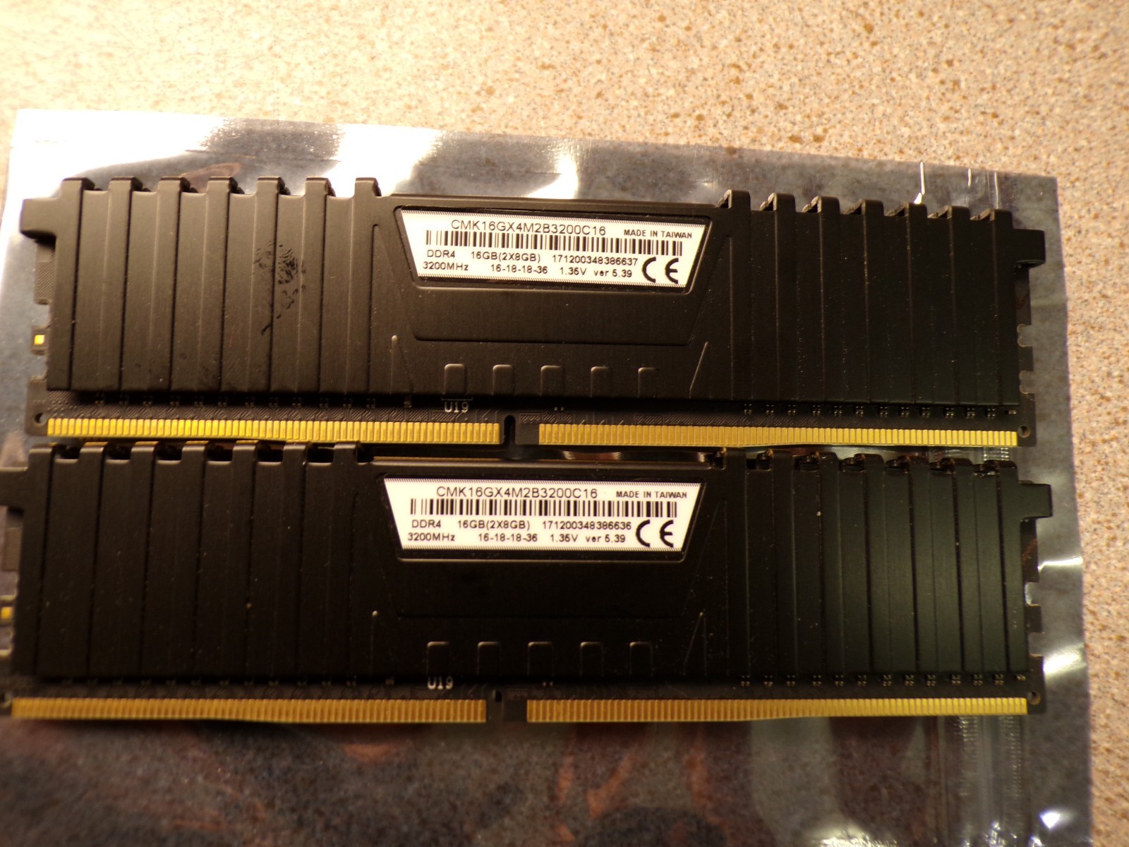 CORSAIR VENGEANCE LPX 16GB (2x8GB) PC4-25600 (DDR4-3200) Memory Kit #3032