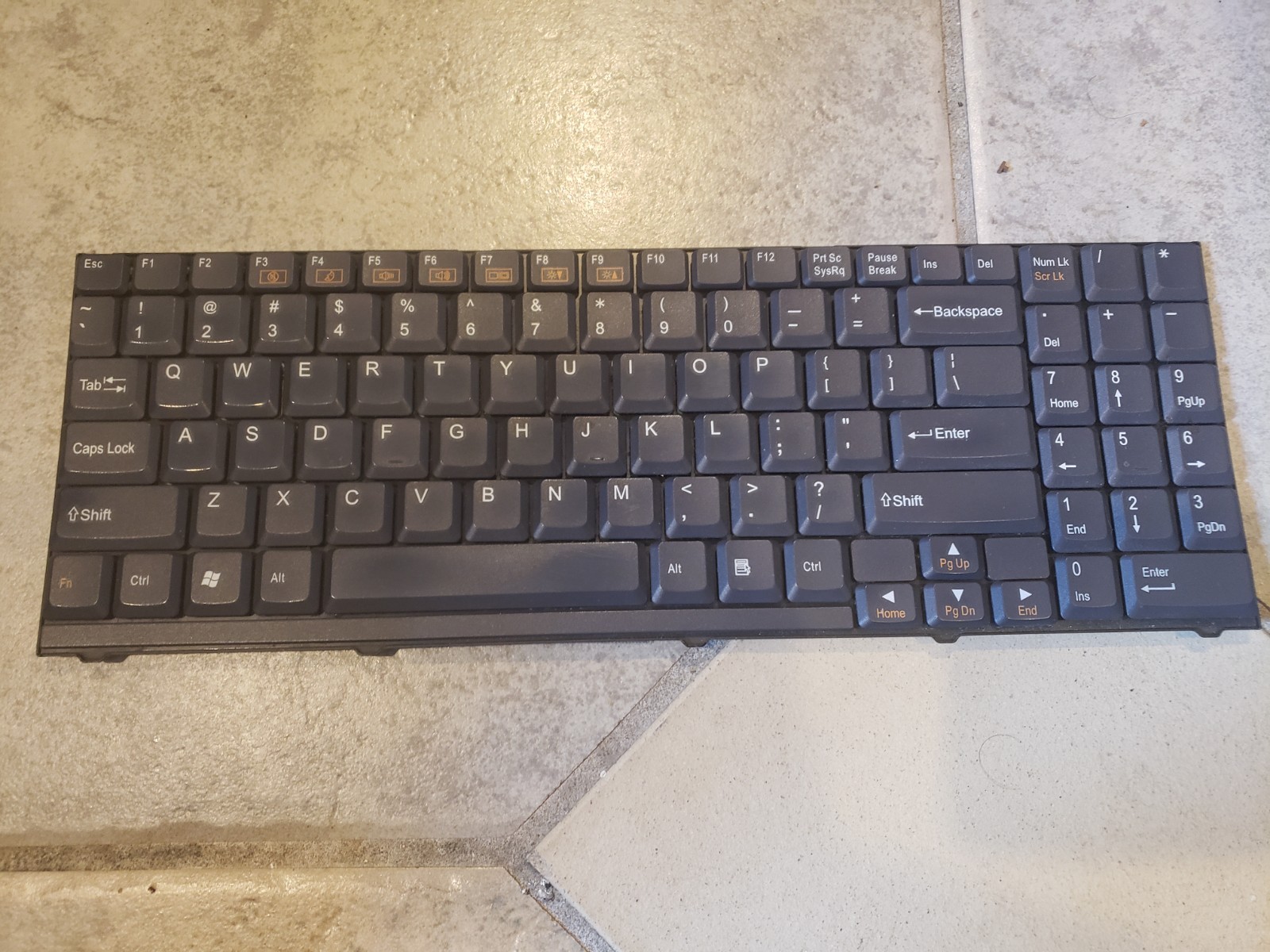 Sager Clevo Alienware M7700 Mj-12 D900T D900K Keyboard US MP-03753US-430 Used