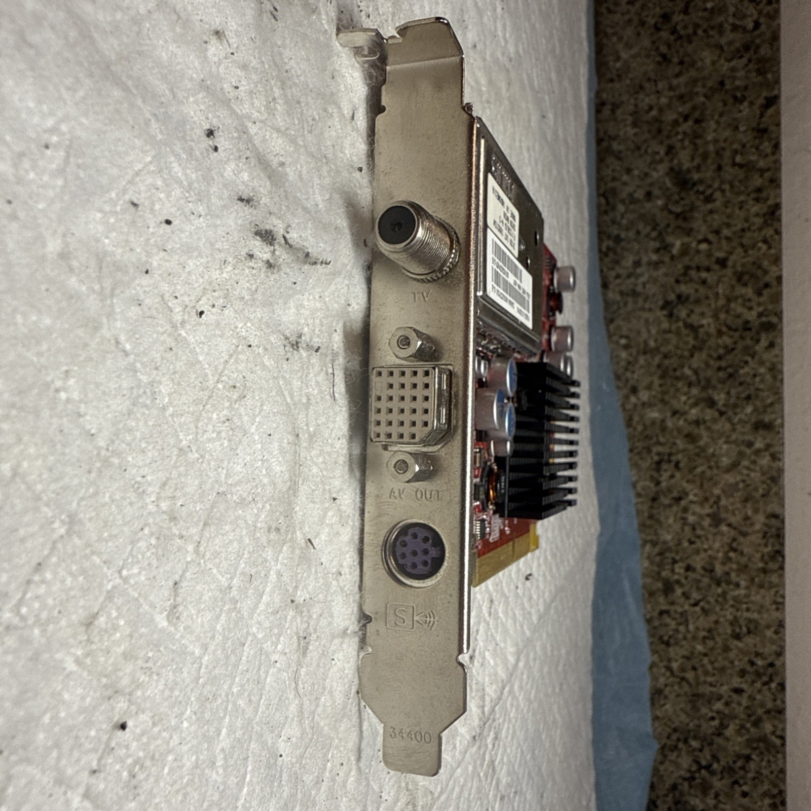 ATI AIW 9600 128M NTSC Video Card WITH display adapter