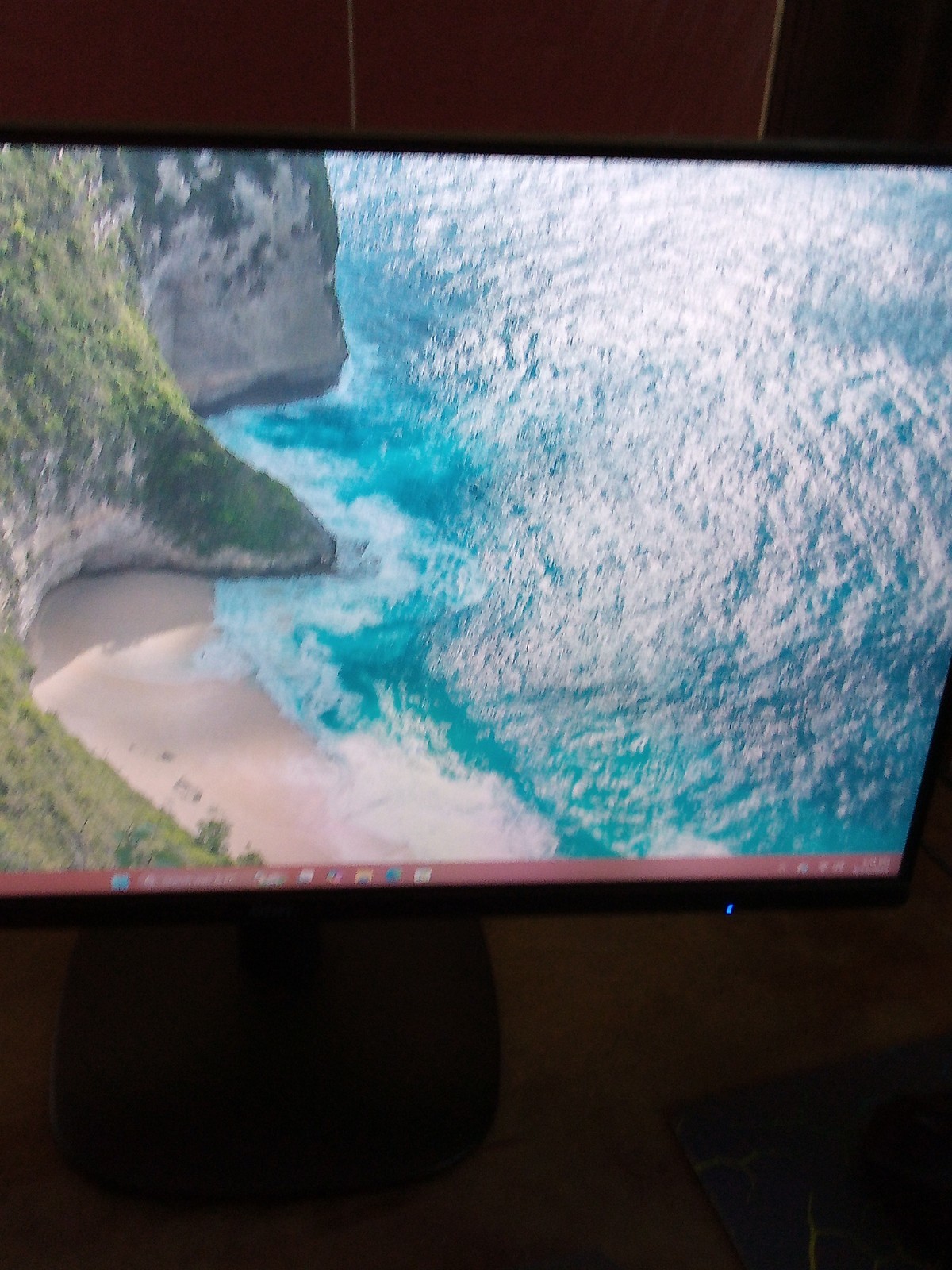 Full Gaming Set Up With A GeForce GTX 1070, And Full RGB Fans, And 12 Cpus