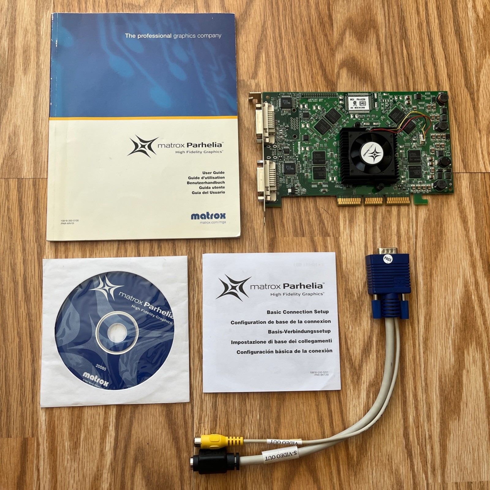 RARE Matrox Parhelia AGP 4x 256 MB Dual DVI Graphics Card with Accessori G2U
