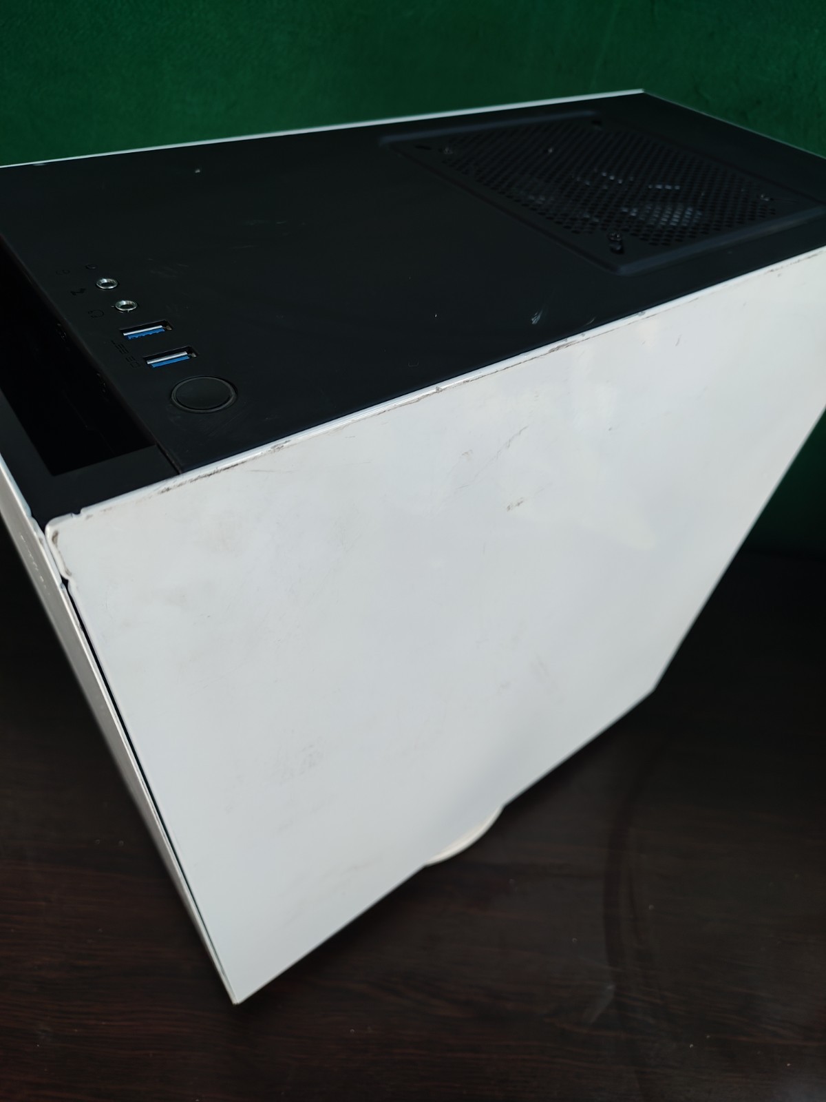 NZXT, MSI B350, AMD Ryzen 5 1600, GTX 1660, 16GB DDR4, 240gb 120gb SSD, 1TB HDD