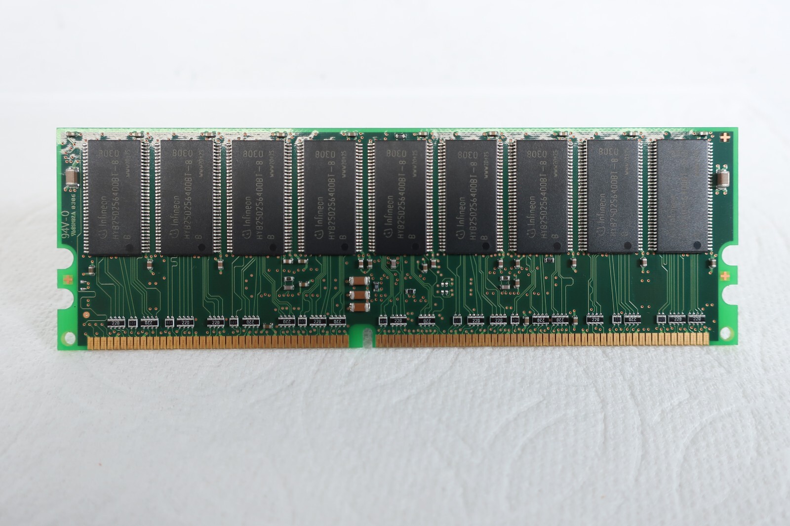 Infineon HYS72D640001GR-8-B PC1600R-20220-B1 256MB Server Memory RAM