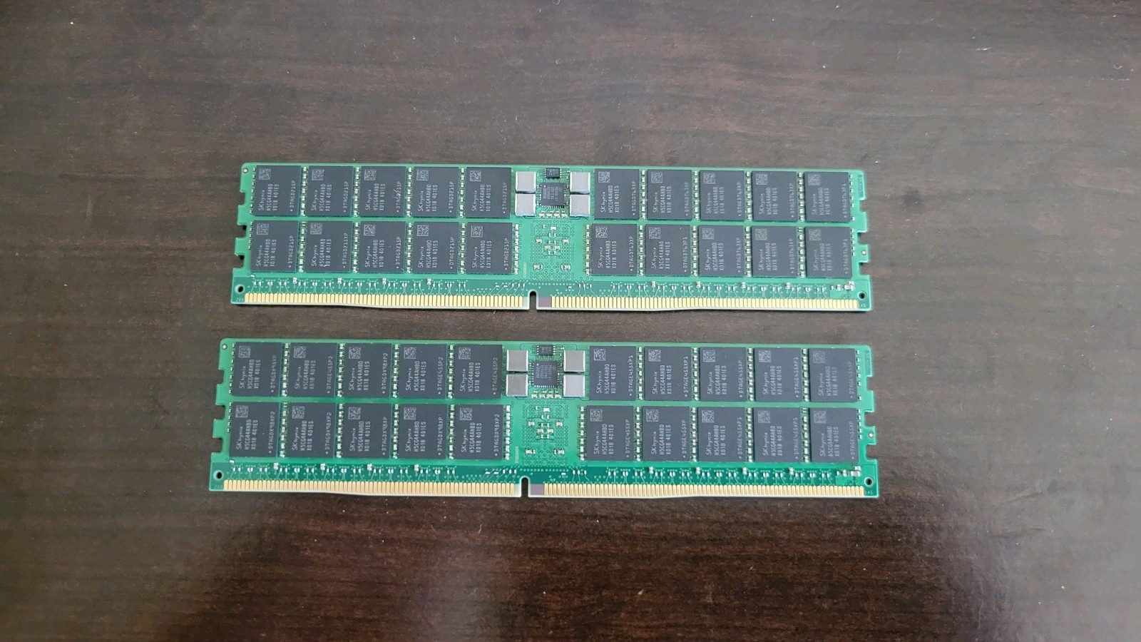 SK hynix 128GB Kit (2x64GB) DDR5 ECC Registered RDIMM PC5-6400B
