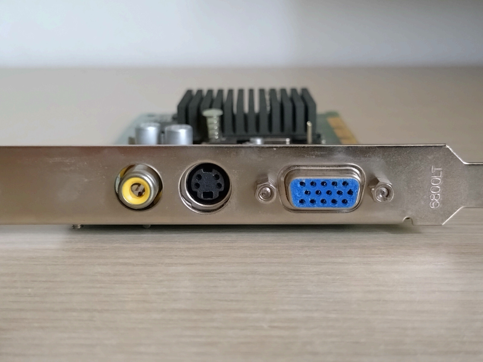 Nvidia Geforce2 MX400 64MB TV-Out AGP VGA Graphics Card Card Video Graphics Card