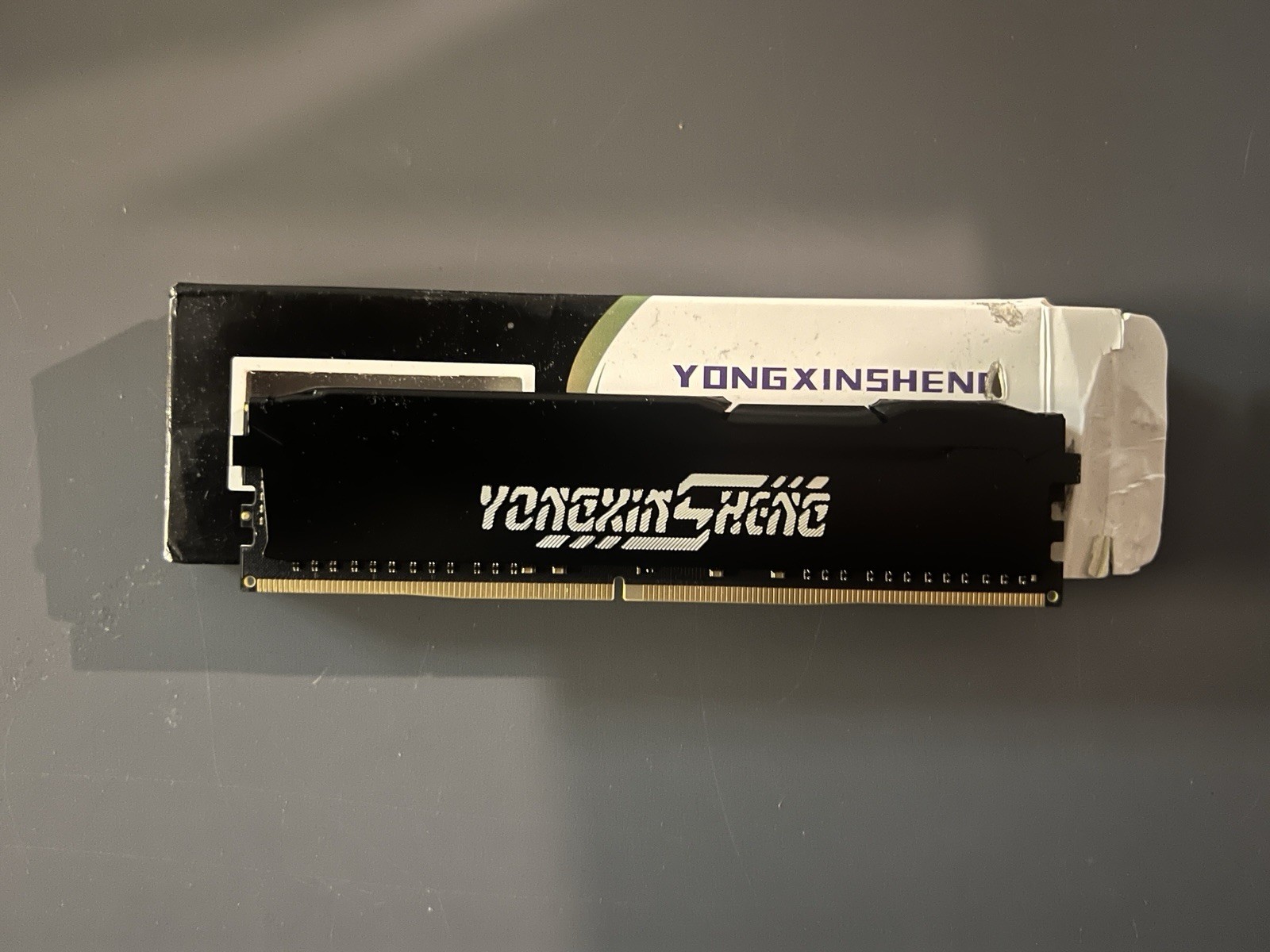Yongxinsheng 16GB 1x16GB DDR4 2666MT/s CL19 Desktop Memory – Black