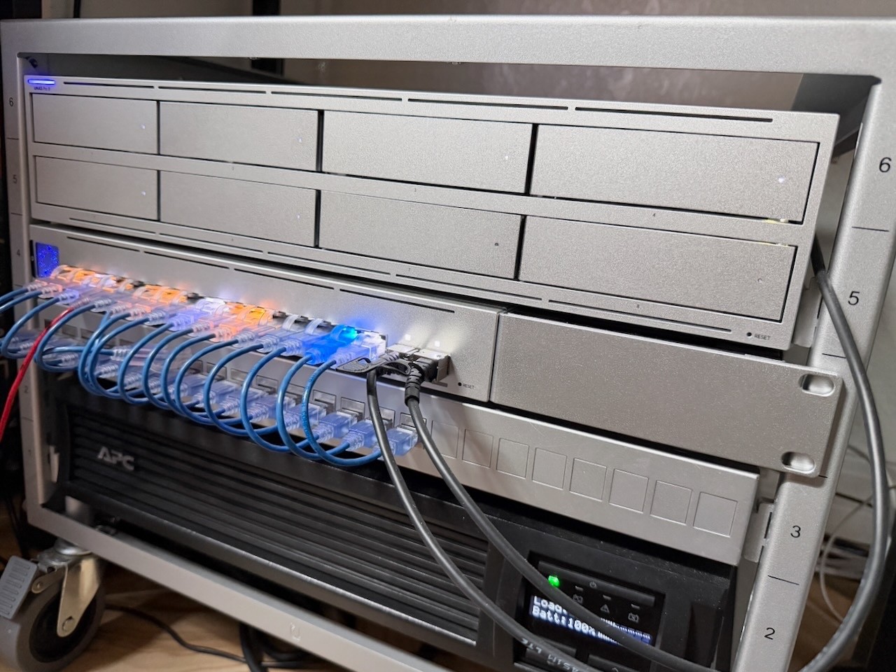 UNAS Pro 8 UNAS-PRO-8 IronWolf 168TB, USW-Pro-Max-16-PoE, U-Rack-6U-TL $9500 val