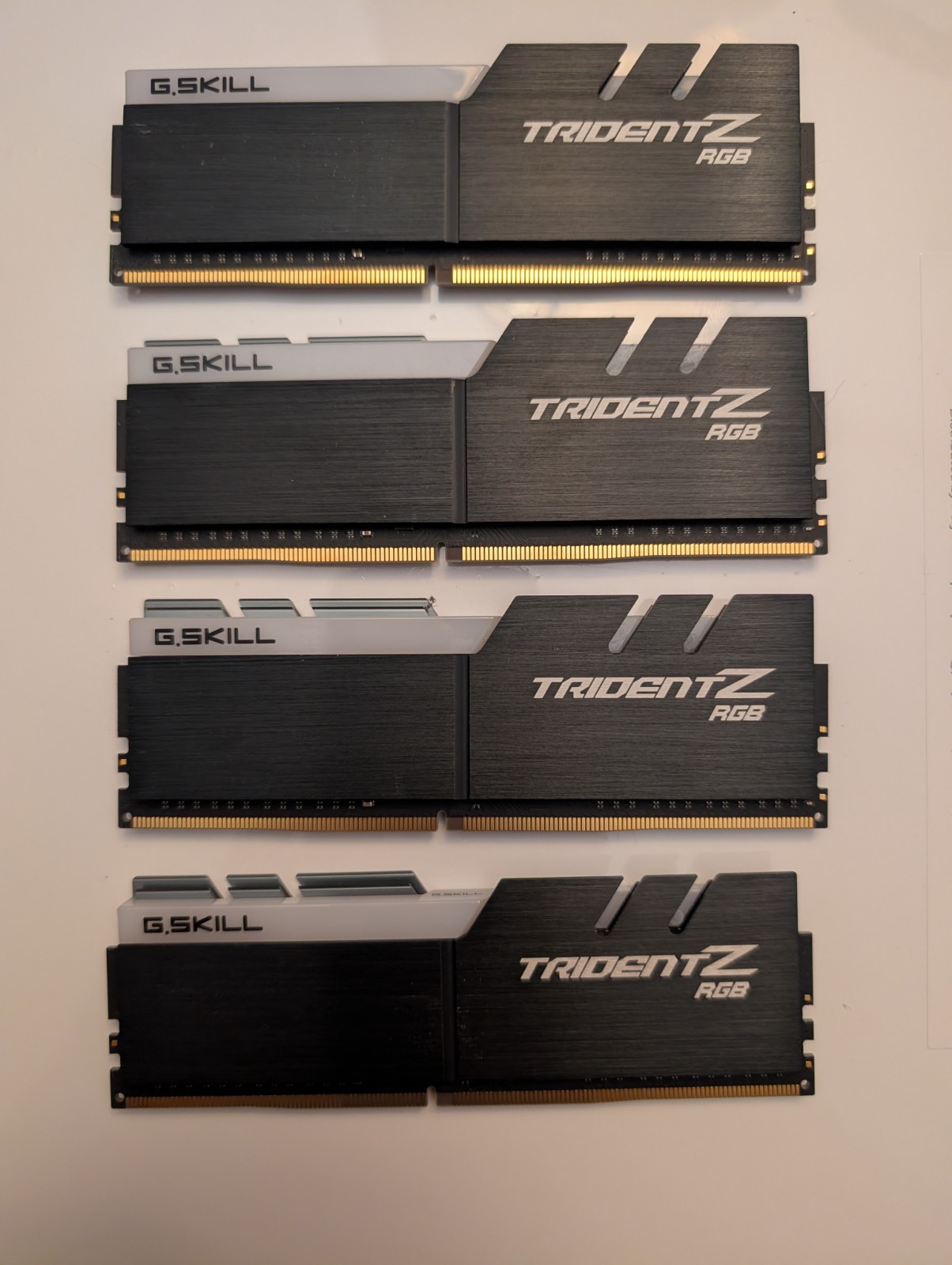G.SKILL Trident Z RGB 64GB (4x16GB) DDR4-4000 DIMM XMP F4-4000C18D-32GTZR