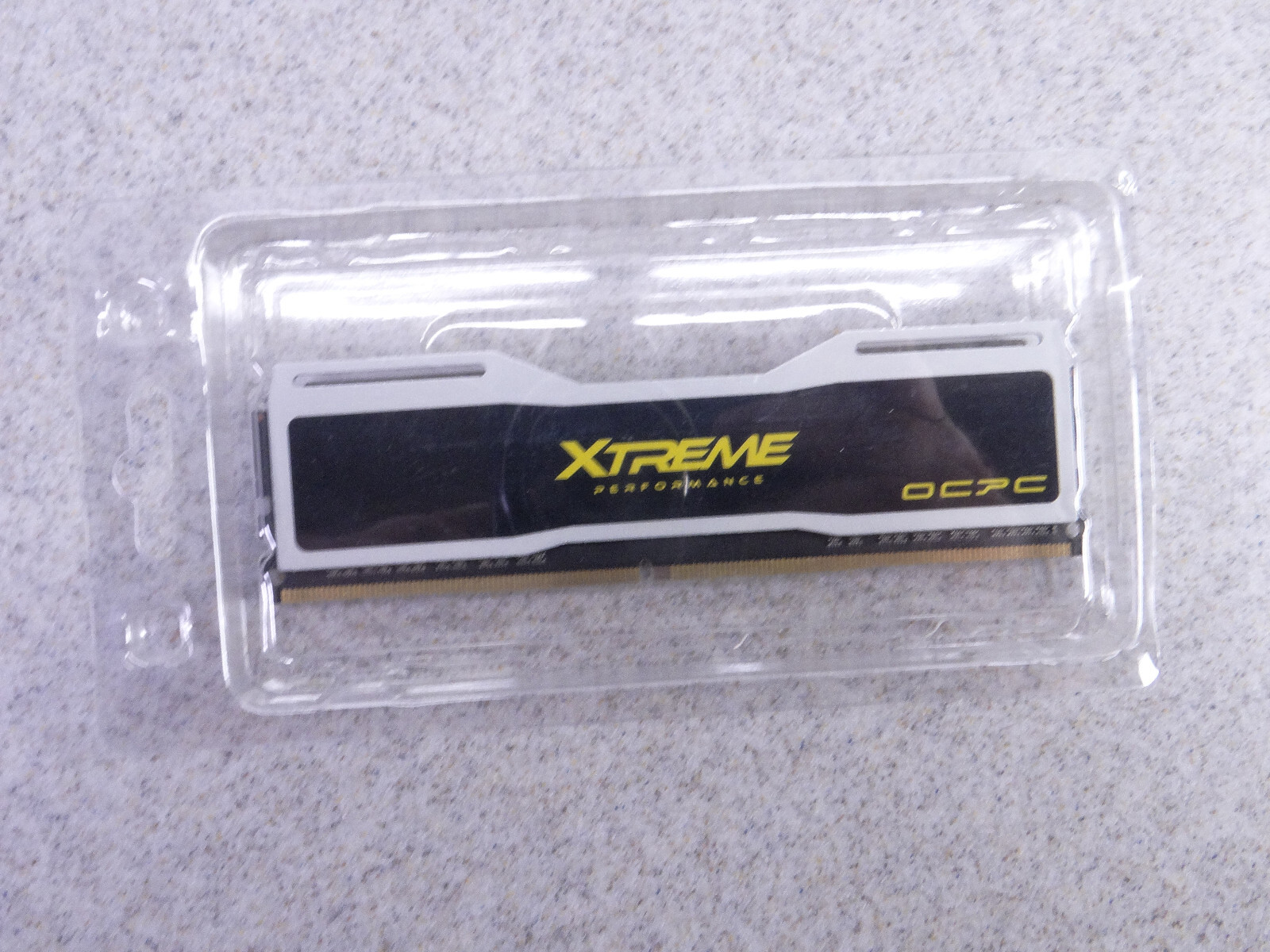 VisionTek – OCPC XTREME DDR4 8GB 2400MHz CL19 UDIMM – 901257