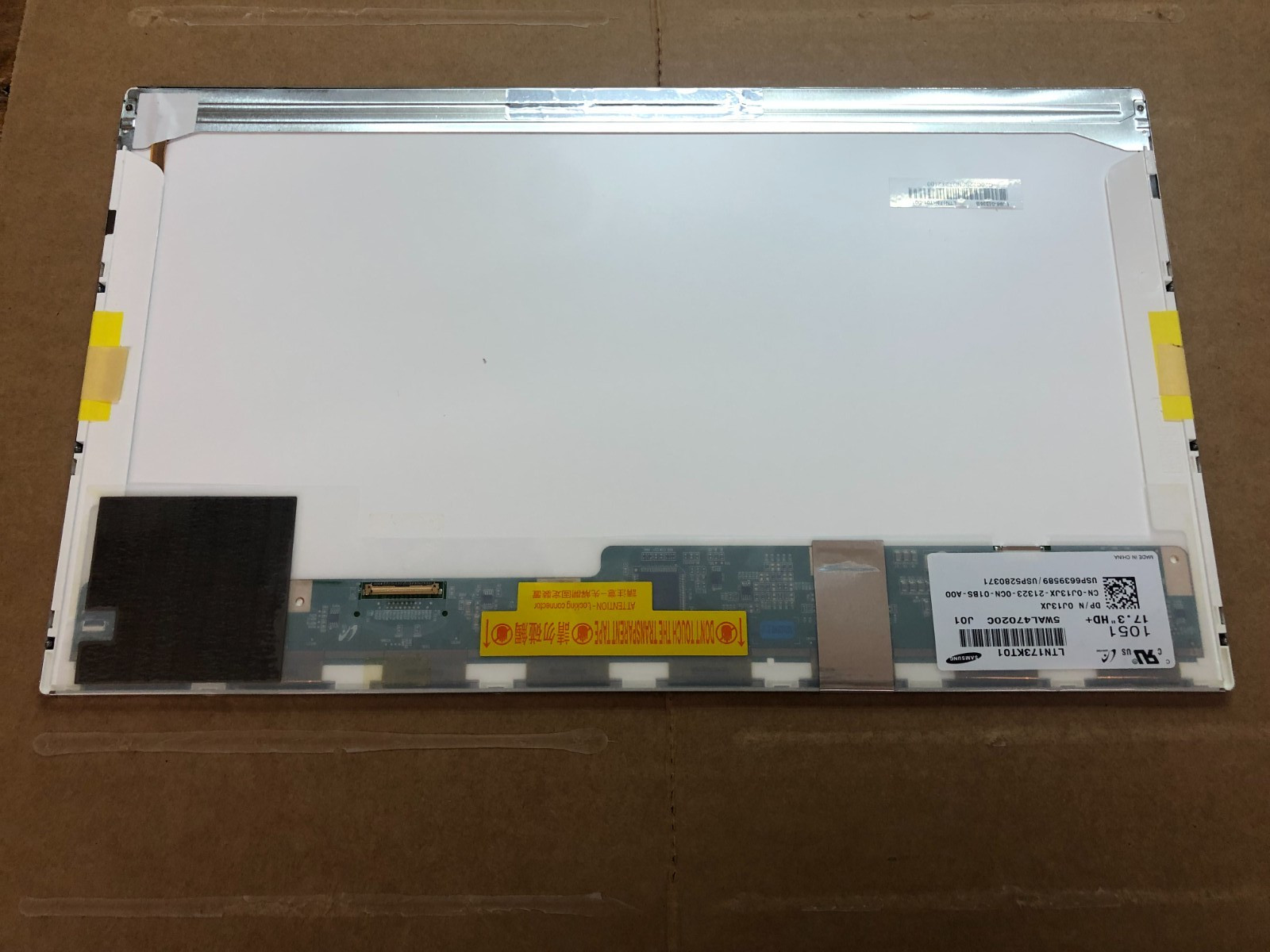 LTN173KT01 Samsung 17.3″ Glossy LCD Screen 40-pin