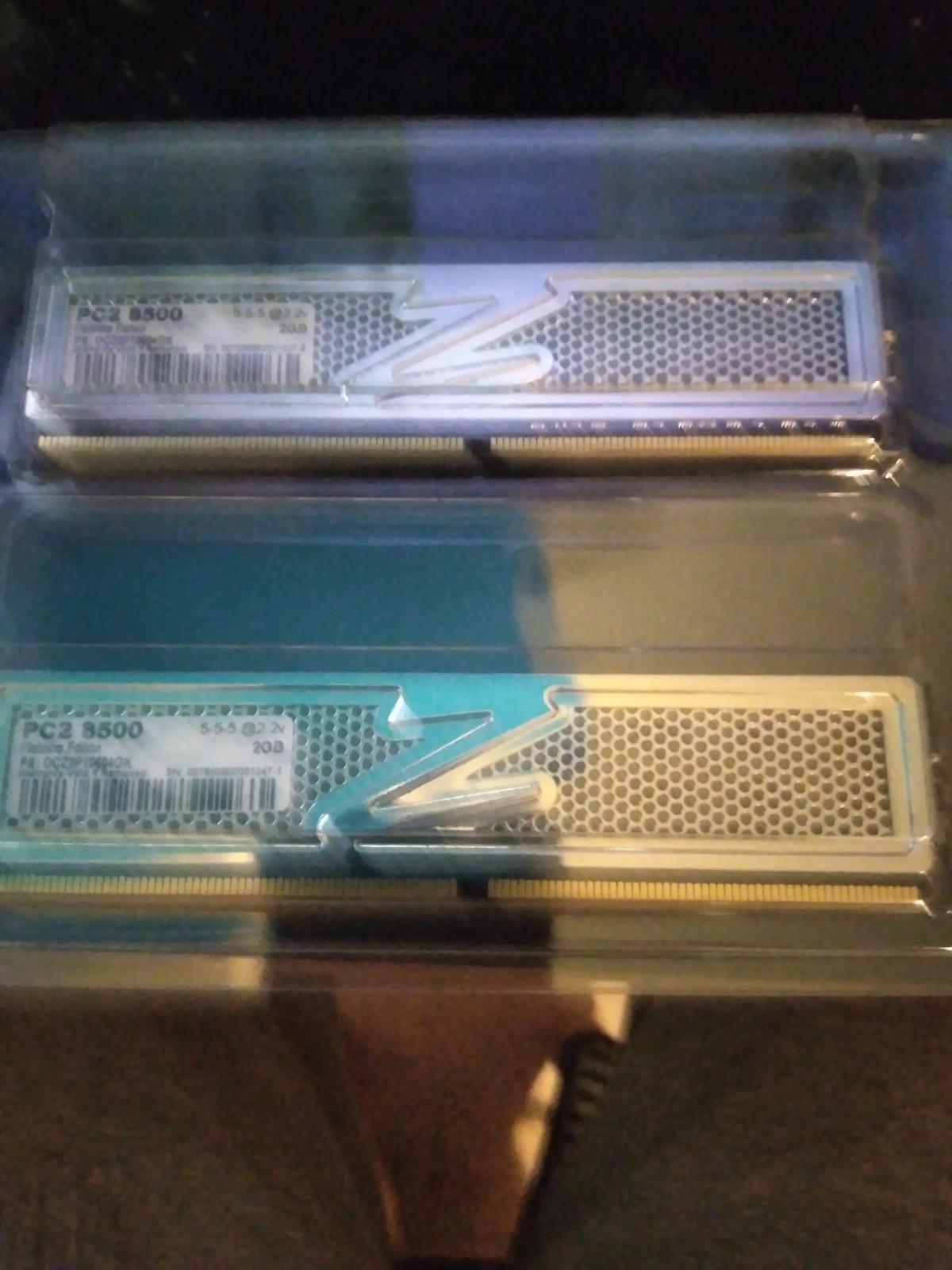 2pcs 1GB OCZ Reaper Series DDR2 1066MHz PC2-8500U 240-pol.CL5 OCZ2P10664GK TOP