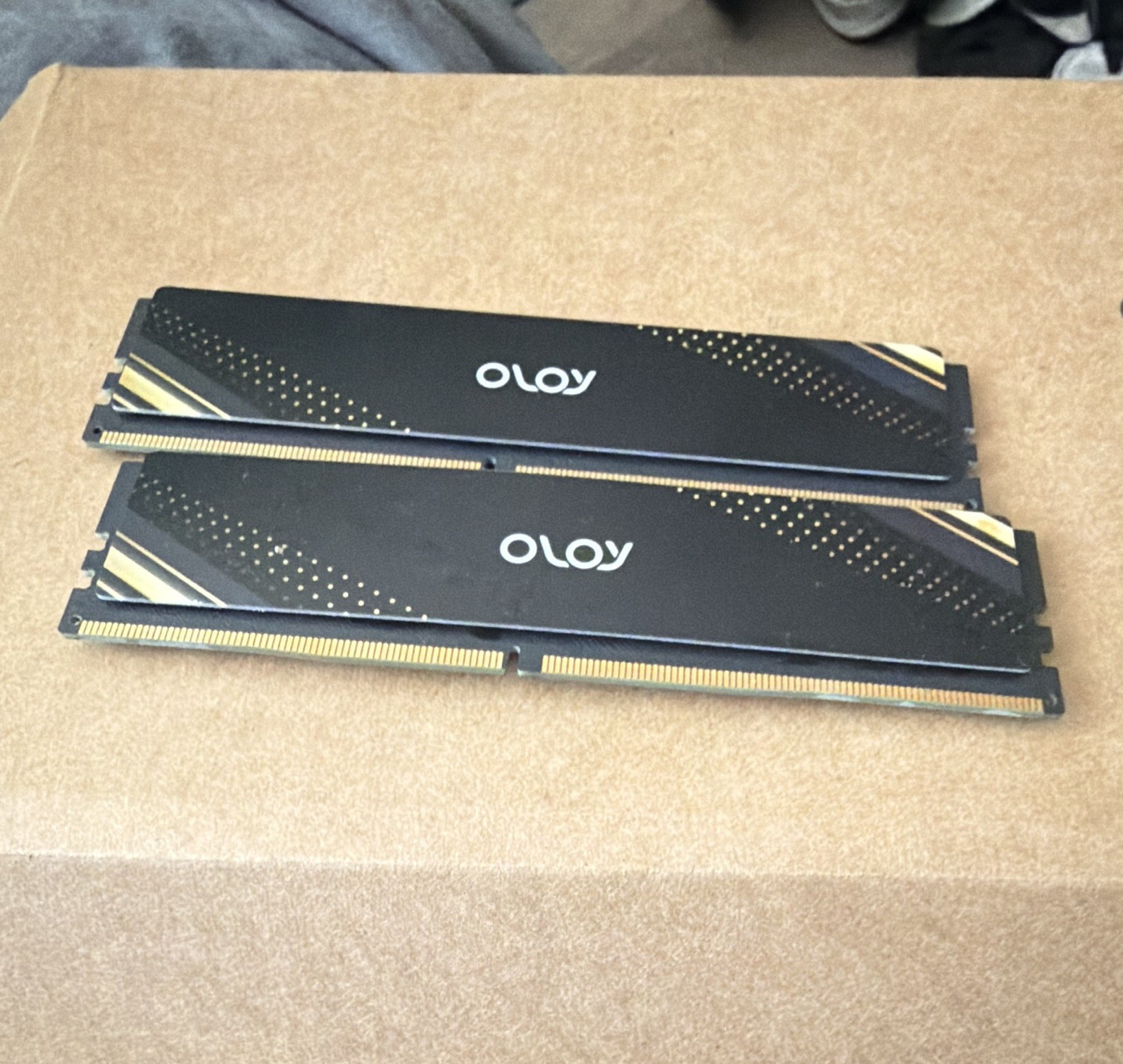 OLOy 32GB (2x16GB) DDR4-3000 PC4-24000 288-Pin DIMM Unbuffered
