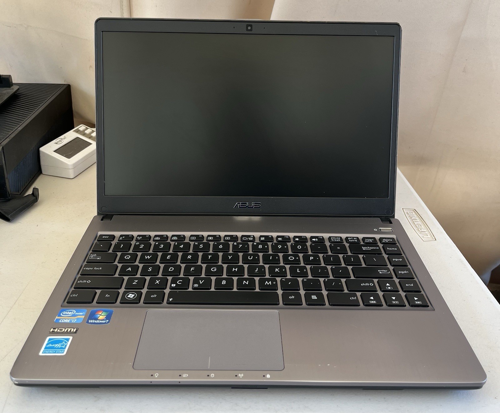 ASUS U47A laptop Pre-owned