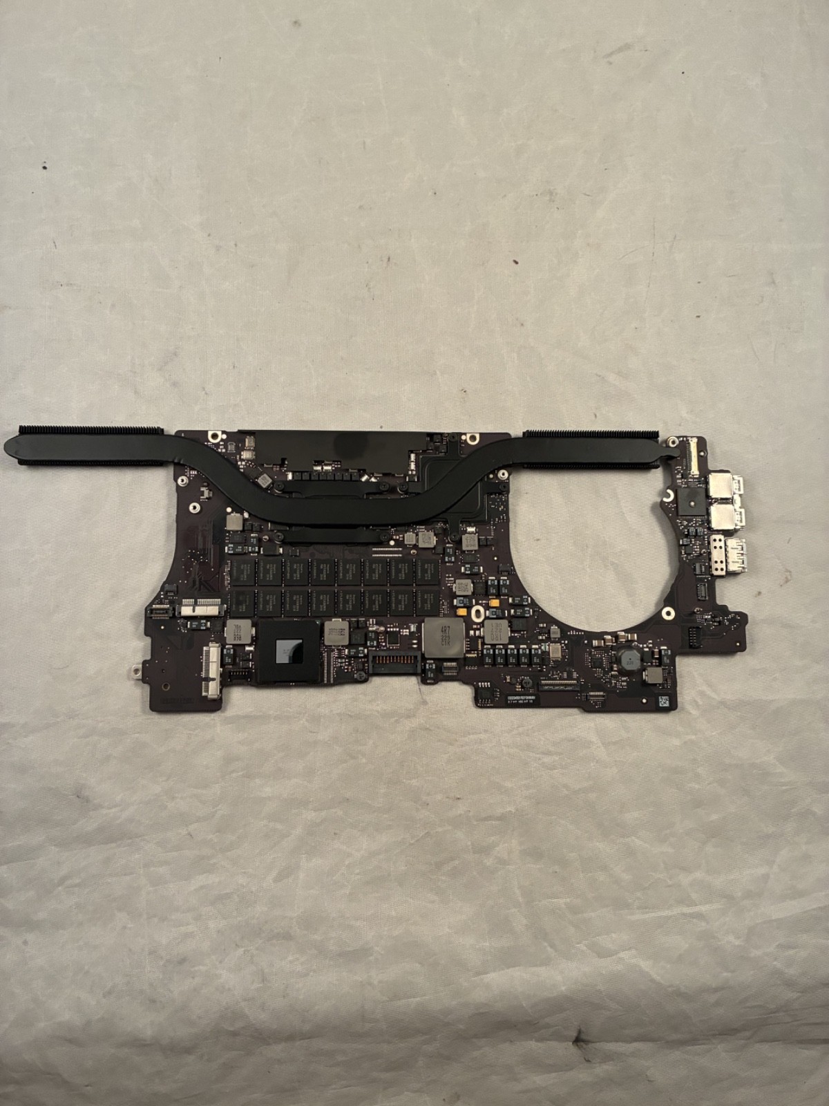 OEM MacBook Pro 15 2015 A1398 Logic Board / Motherboard i7 2.2Ghz 16GB 661-02524
