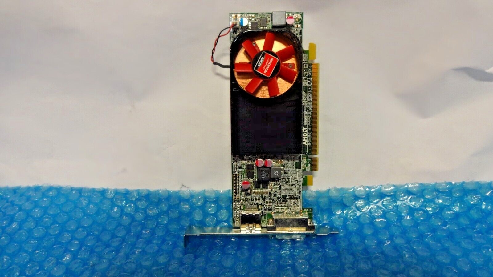 AMD 109-C55257-01_02/ 09C8C0 ATI Radeon HD 8570 1GB PCI-E Graphics Card