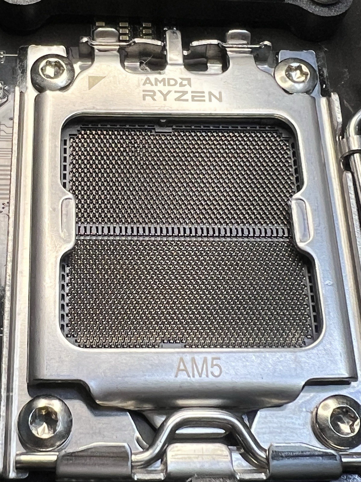 GIGABYTE B650 EAGLE AX AM5 ATX DDR5 Gaming Motherboard [Read description]