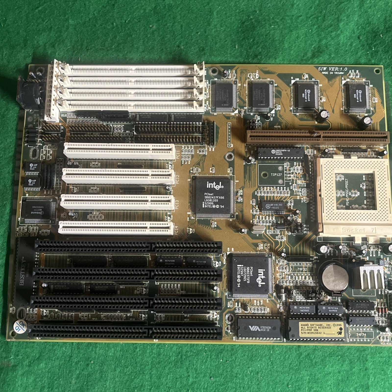 Socket 7 Motherboard 5IW VER 1.0 Intel 430FX SB82437FX-66 Award BIOS PCI ISA